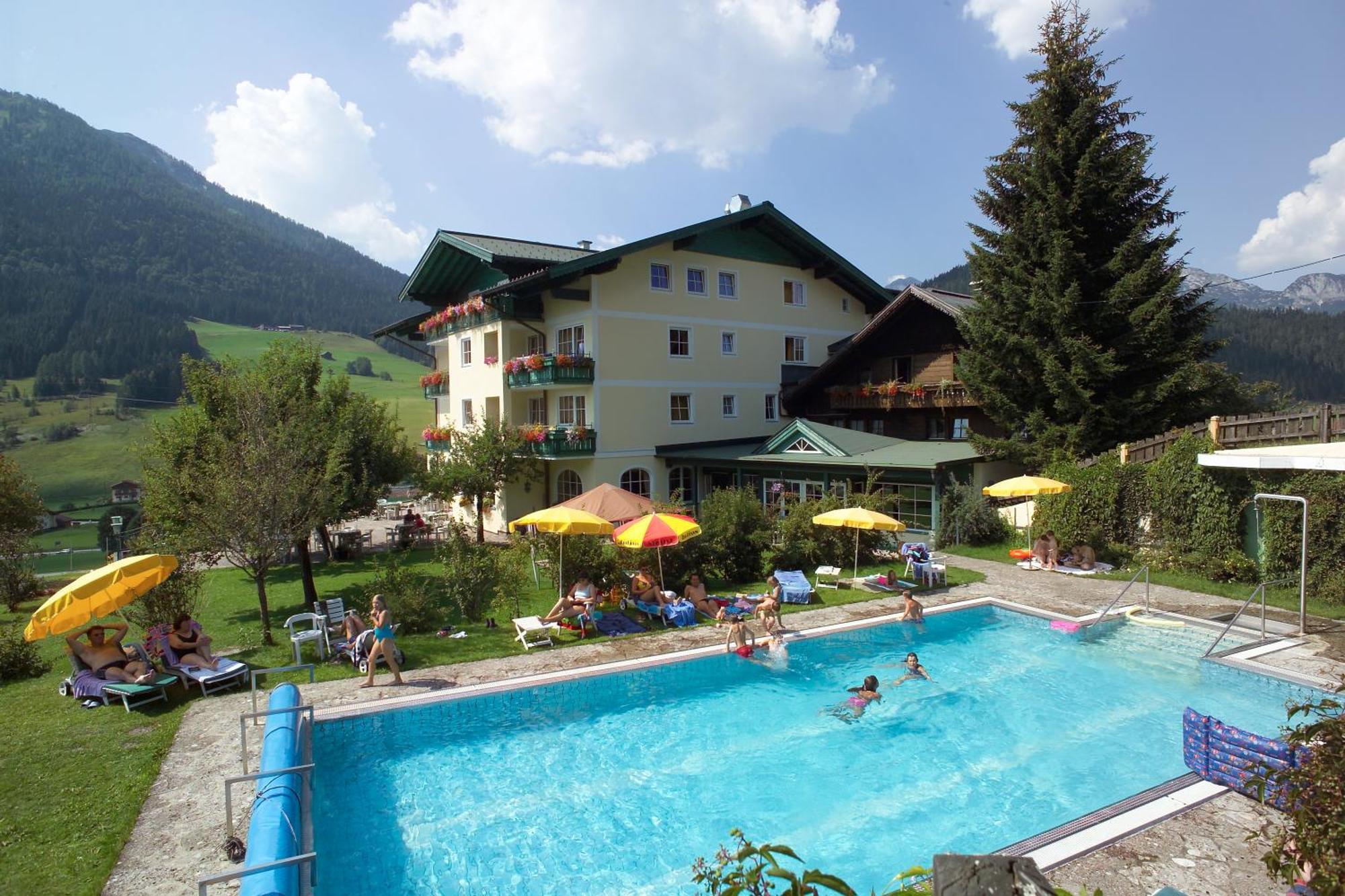 סנט מרטין אם טננגבריגה Wohlfuehlresort Und Feriengut Martinerhof מראה חיצוני תמונה