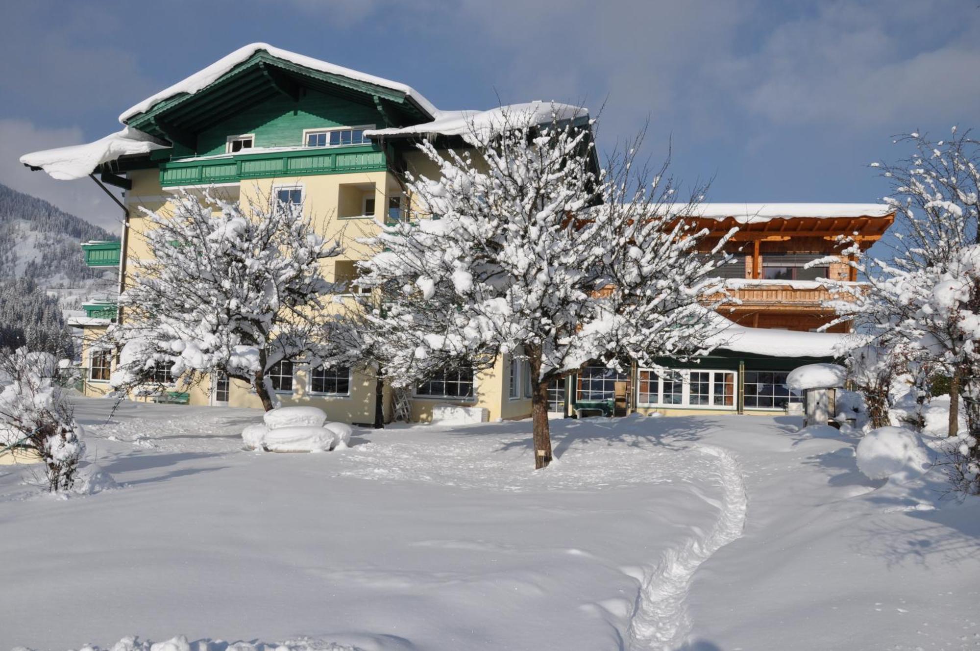 סנט מרטין אם טננגבריגה Wohlfuehlresort Und Feriengut Martinerhof מראה חיצוני תמונה