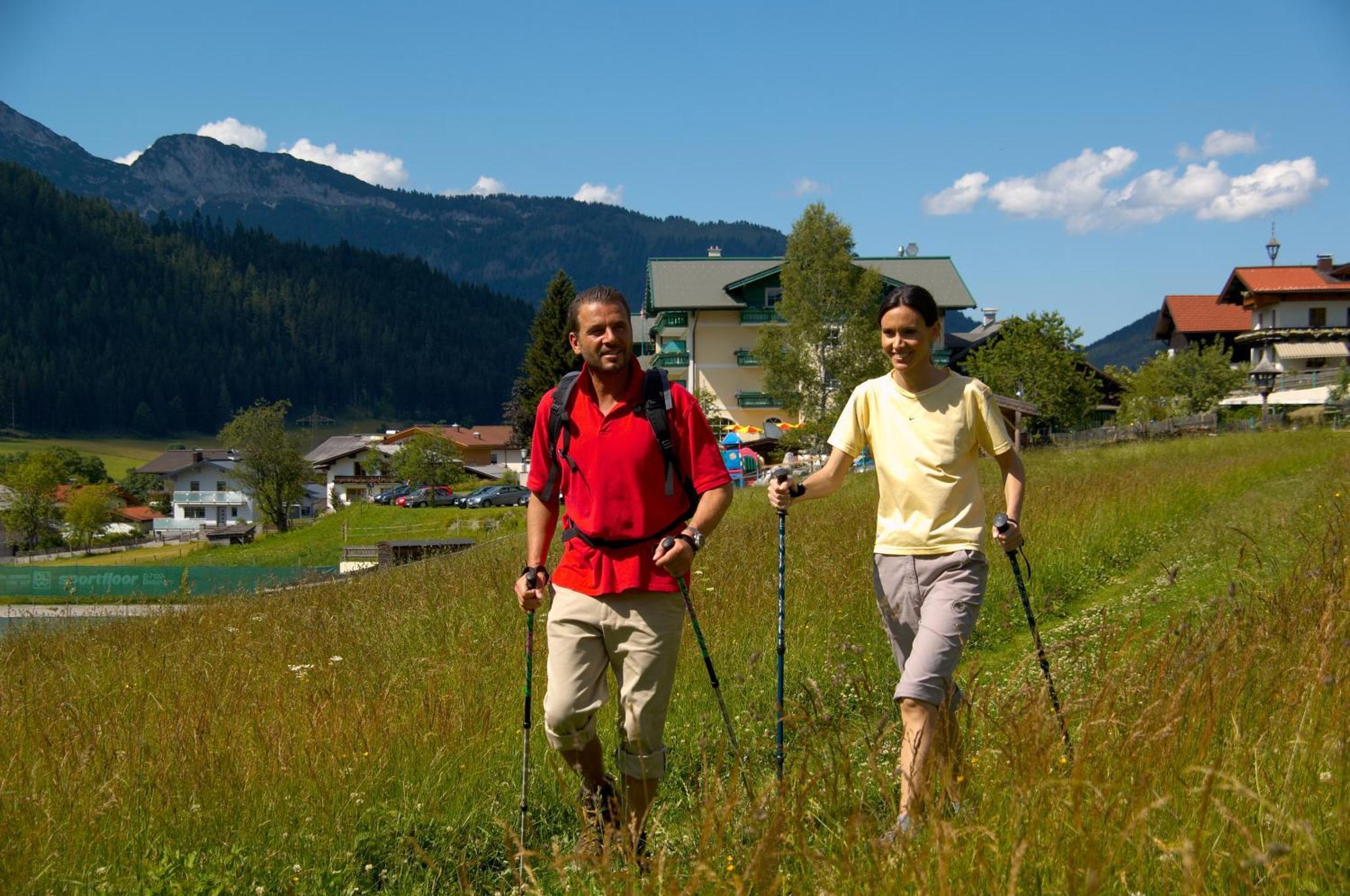 סנט מרטין אם טננגבריגה Wohlfuehlresort Und Feriengut Martinerhof מראה חיצוני תמונה