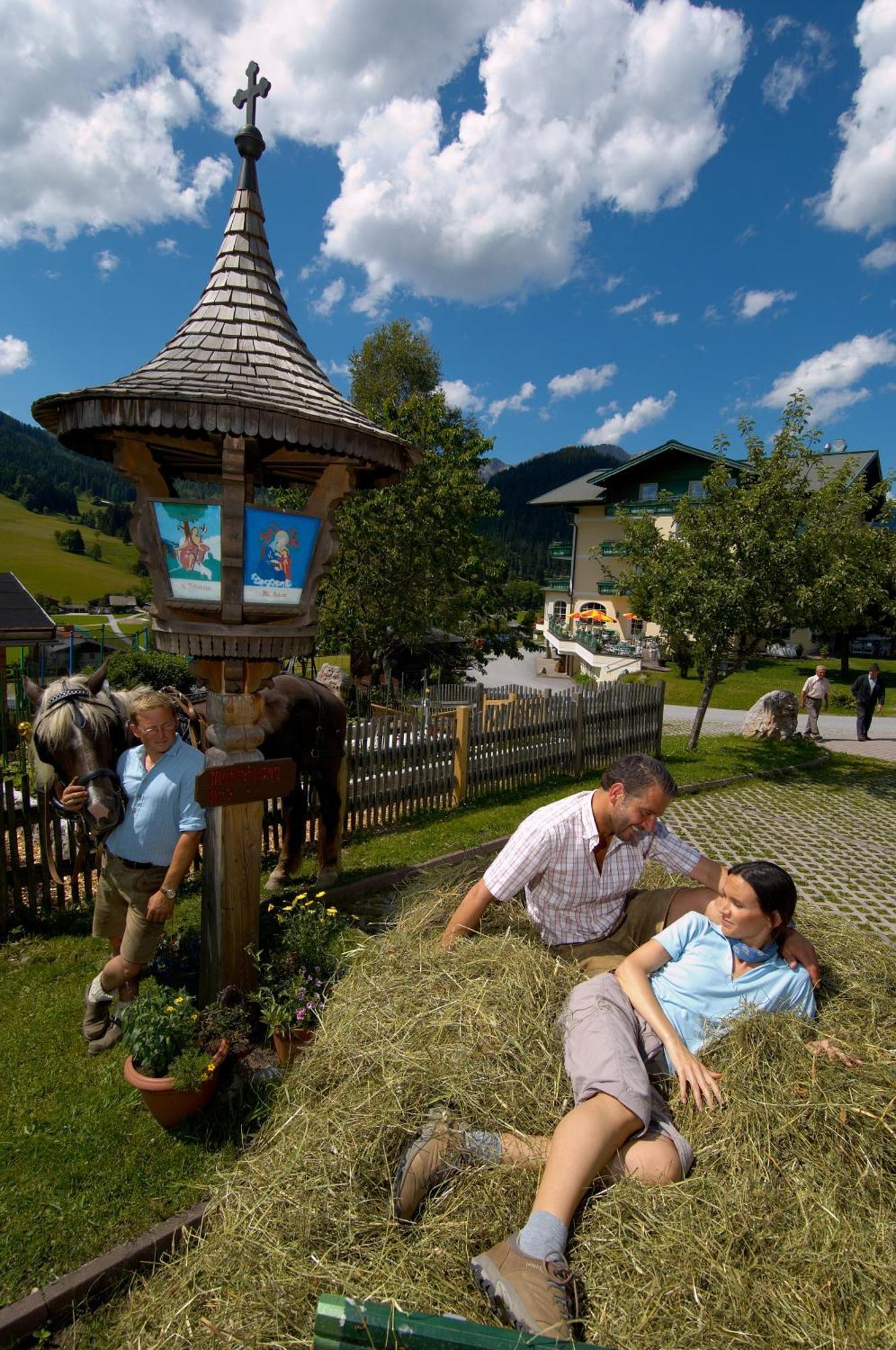 סנט מרטין אם טננגבריגה Wohlfuehlresort Und Feriengut Martinerhof מראה חיצוני תמונה