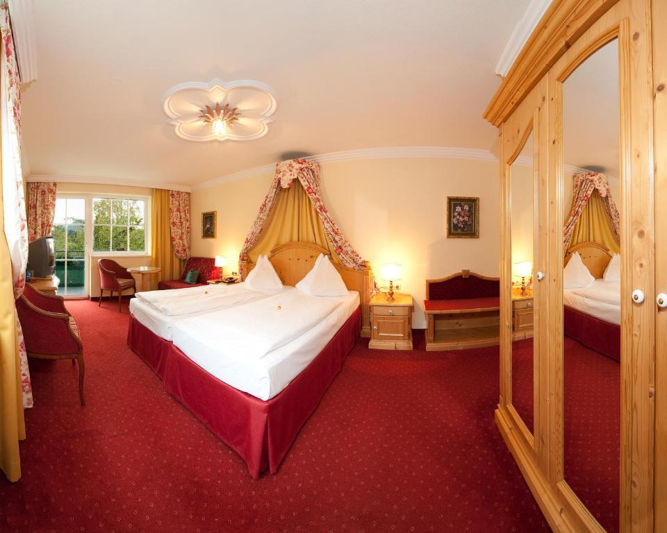 סנט מרטין אם טננגבריגה Wohlfuehlresort Und Feriengut Martinerhof חדר תמונה