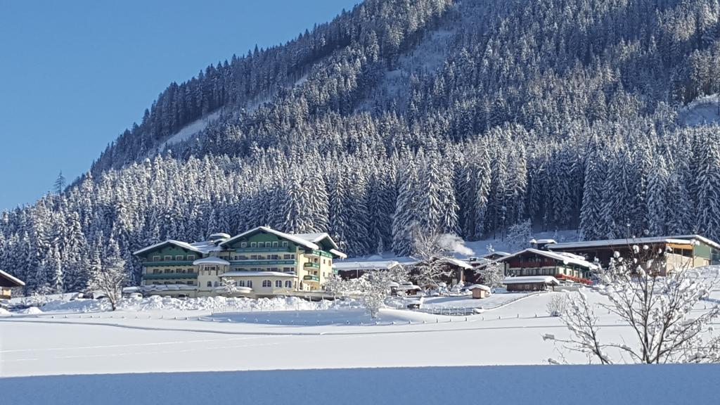 סנט מרטין אם טננגבריגה Wohlfuehlresort Und Feriengut Martinerhof מראה חיצוני תמונה