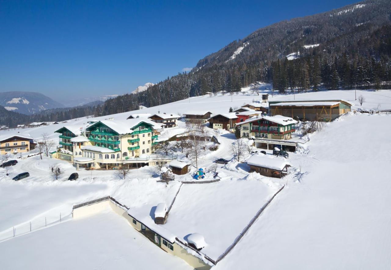 סנט מרטין אם טננגבריגה Wohlfuehlresort Und Feriengut Martinerhof מראה חיצוני תמונה