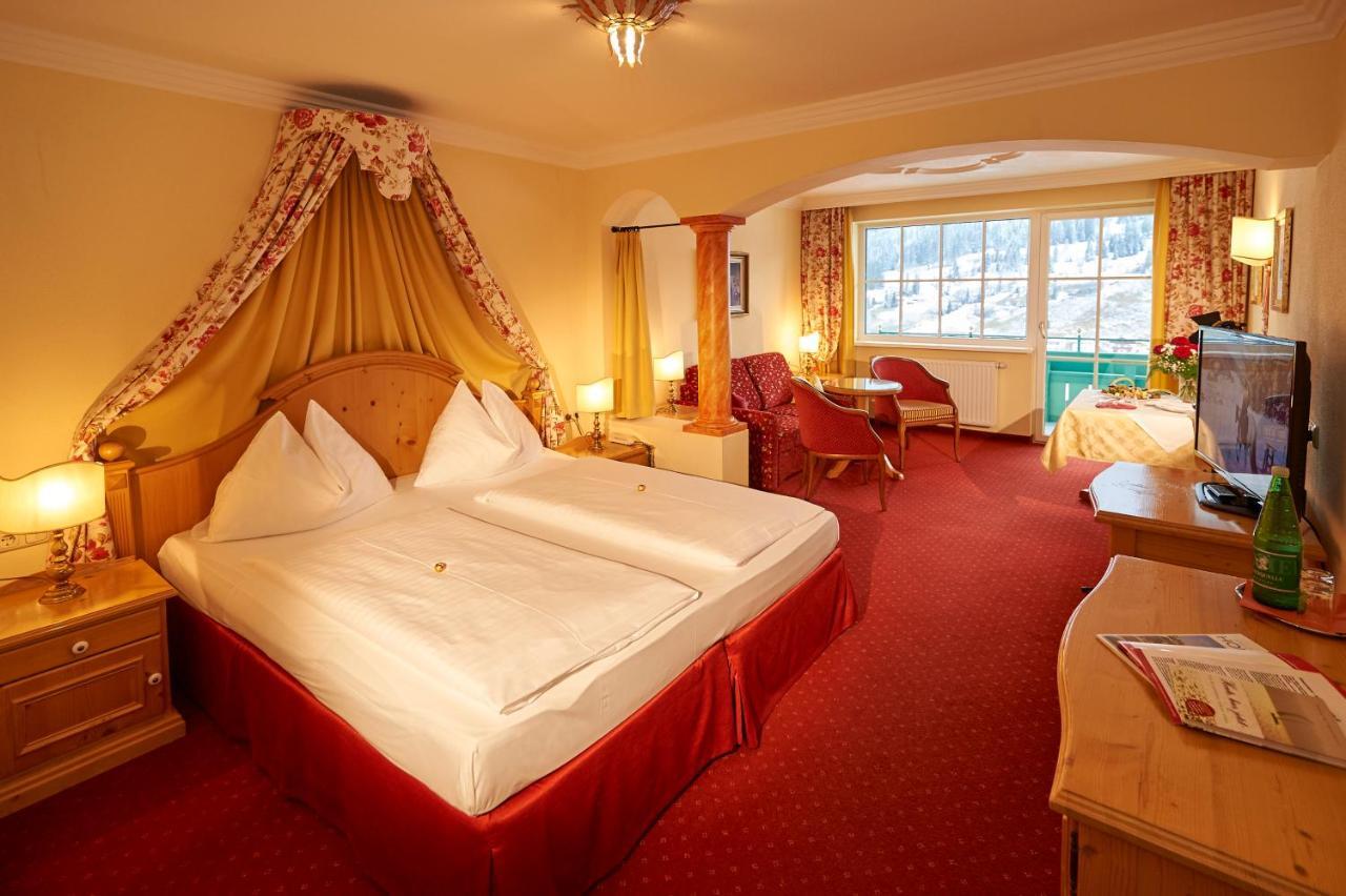 סנט מרטין אם טננגבריגה Wohlfuehlresort Und Feriengut Martinerhof מראה חיצוני תמונה