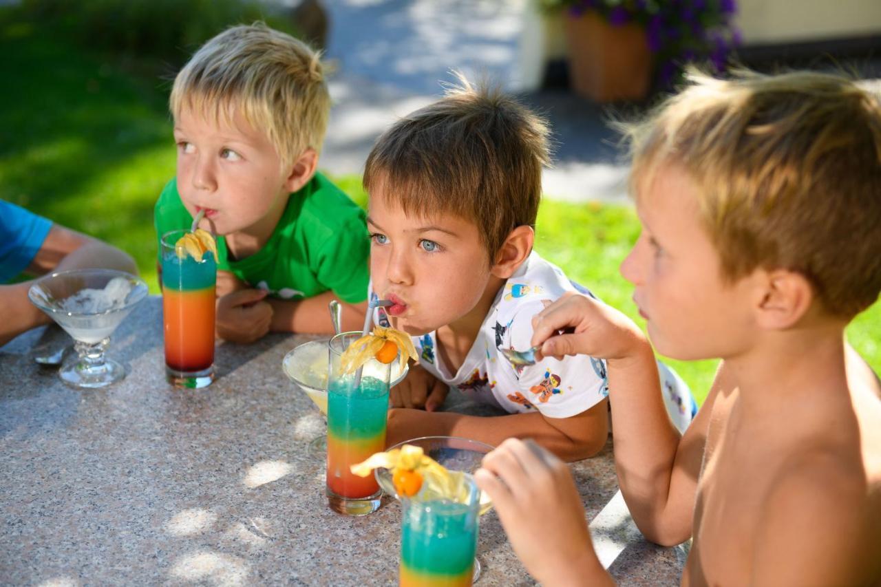 סנט מרטין אם טננגבריגה Wohlfuehlresort Und Feriengut Martinerhof מראה חיצוני תמונה