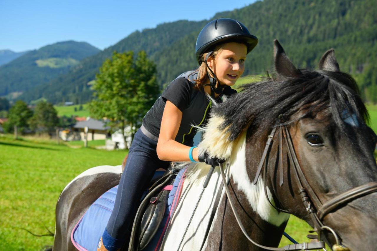 סנט מרטין אם טננגבריגה Wohlfuehlresort Und Feriengut Martinerhof מראה חיצוני תמונה