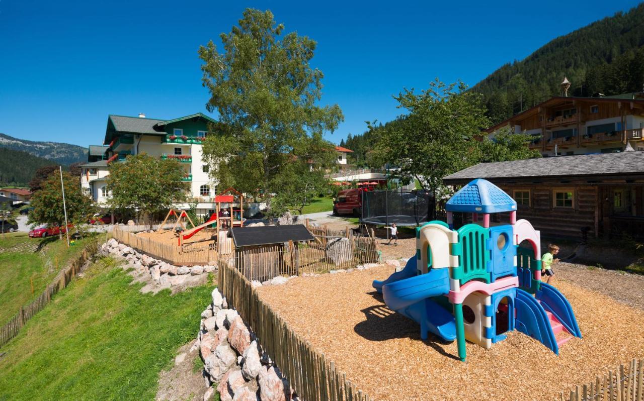 סנט מרטין אם טננגבריגה Wohlfuehlresort Und Feriengut Martinerhof מראה חיצוני תמונה