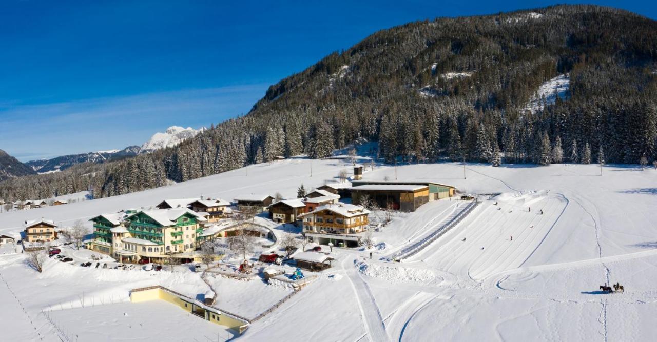סנט מרטין אם טננגבריגה Wohlfuehlresort Und Feriengut Martinerhof מראה חיצוני תמונה