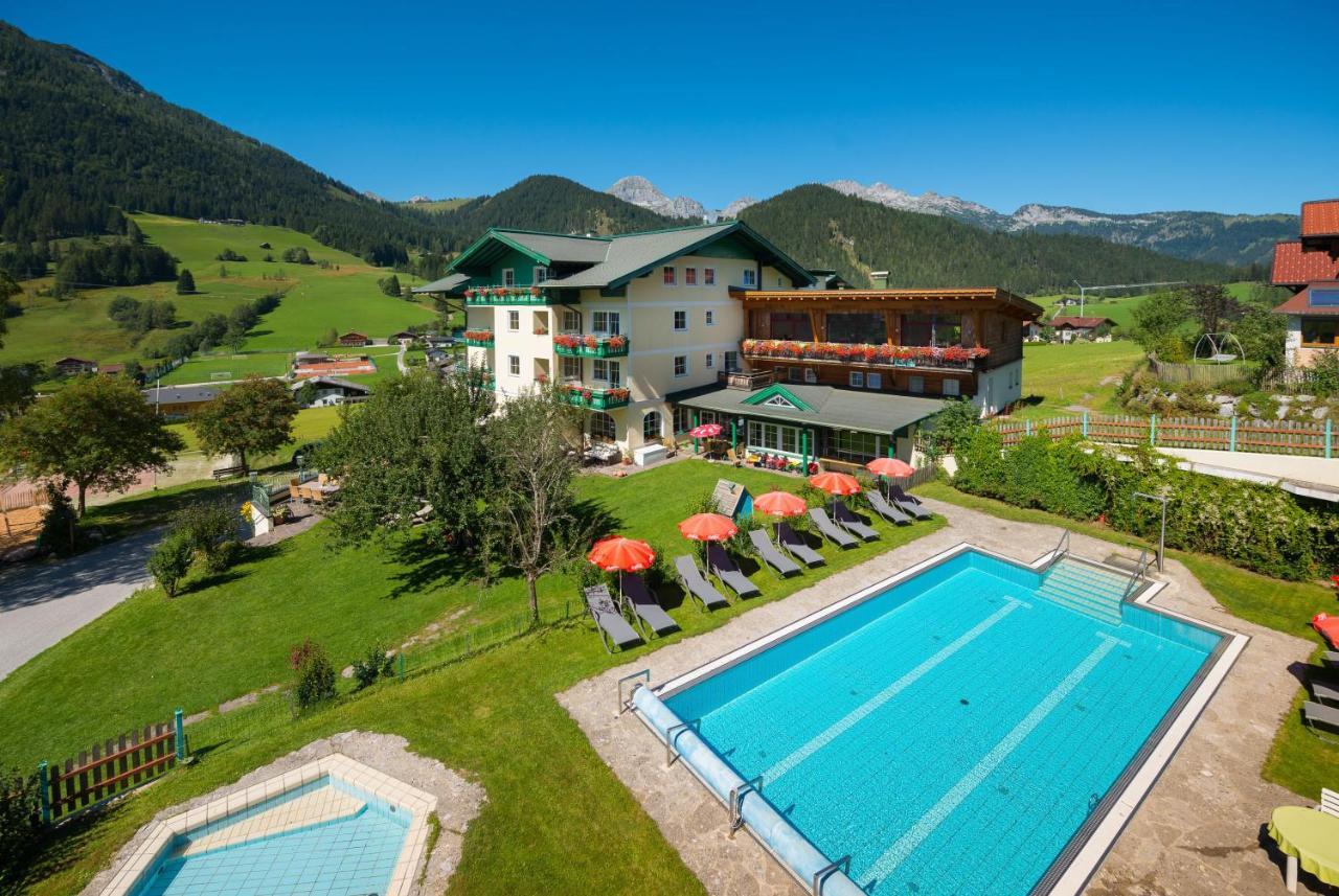 סנט מרטין אם טננגבריגה Wohlfuehlresort Und Feriengut Martinerhof מראה חיצוני תמונה